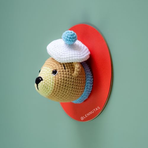 bear crochet wall hanging